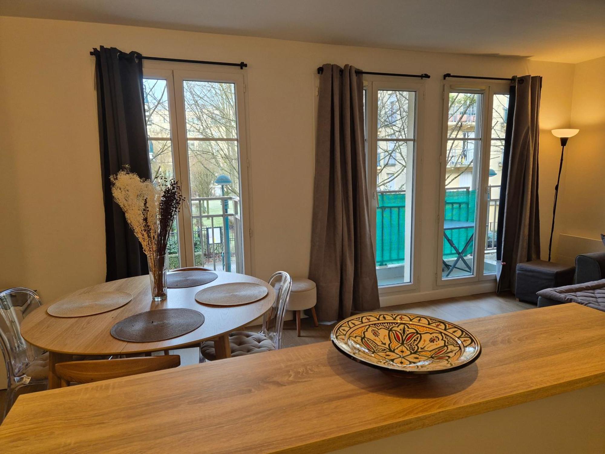 Appartement Cosy Pres Du Rer シェシー エクステリア 写真